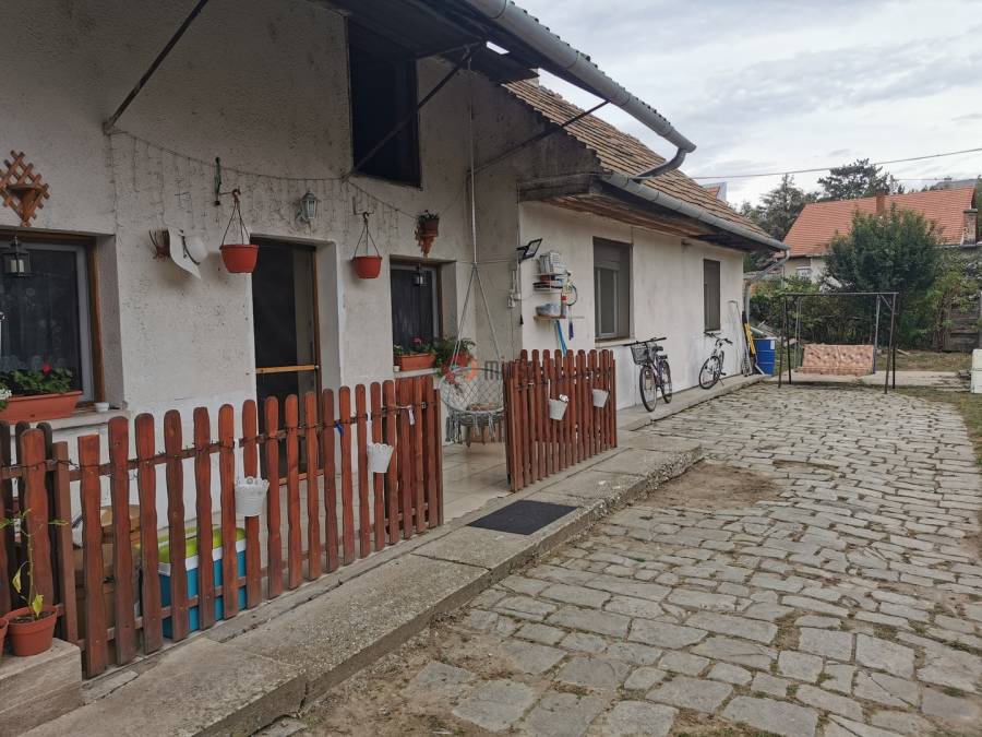 eladó családi ház, Szob