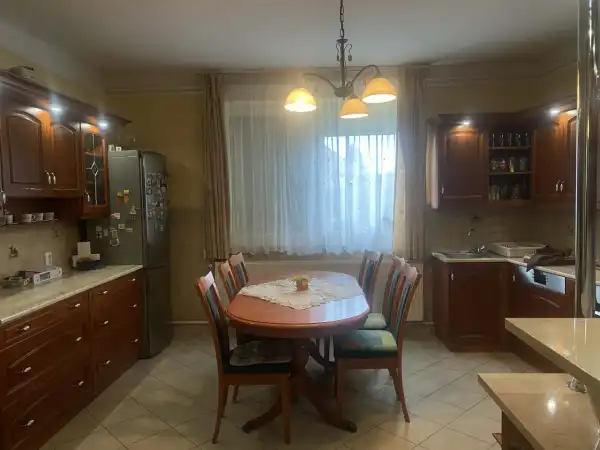 Eladó családi ház, Szob 4 szoba 170 m² 98 M Ft