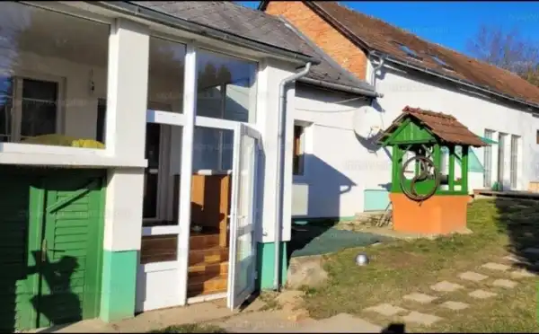 Eladó családi ház, Szőce 5 szoba 166 m² 44.9 M Ft