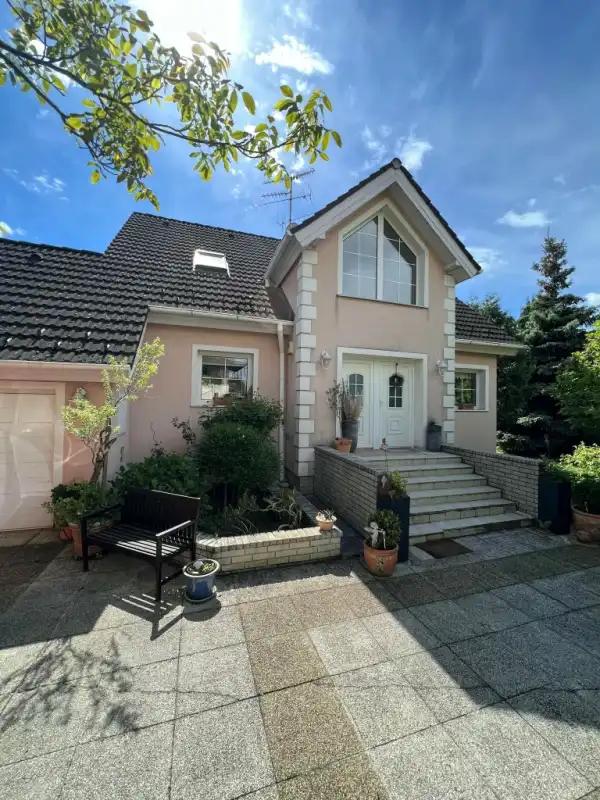 Eladó családi ház, Szombathely 5+1 szoba 175 m² 119.9 M Ft