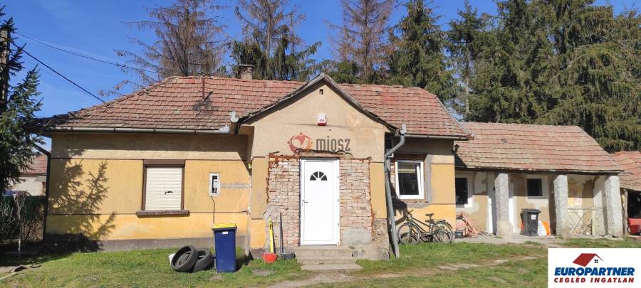 eladó családi ház, Tápióbicske