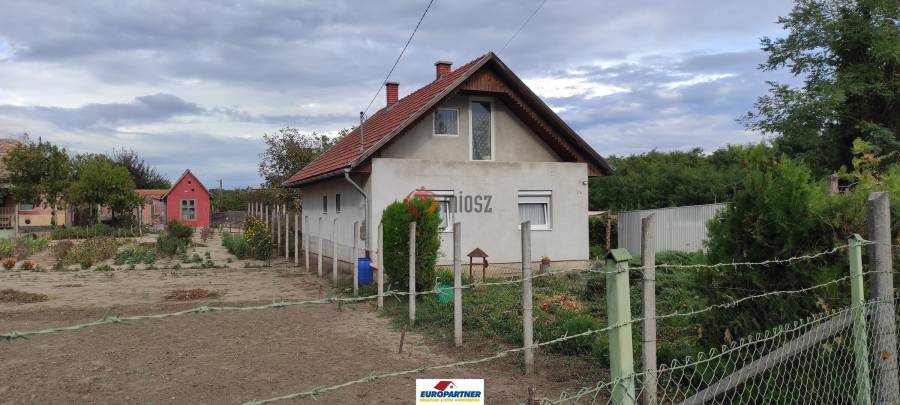 eladó családi ház, Tápiószele