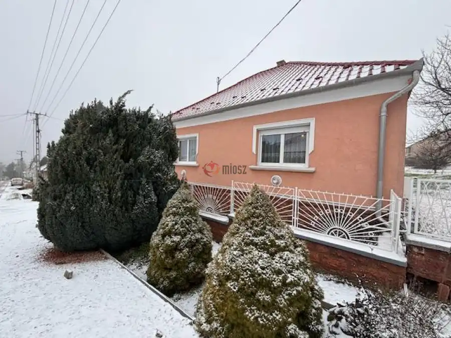 eladó családi ház, Tardos