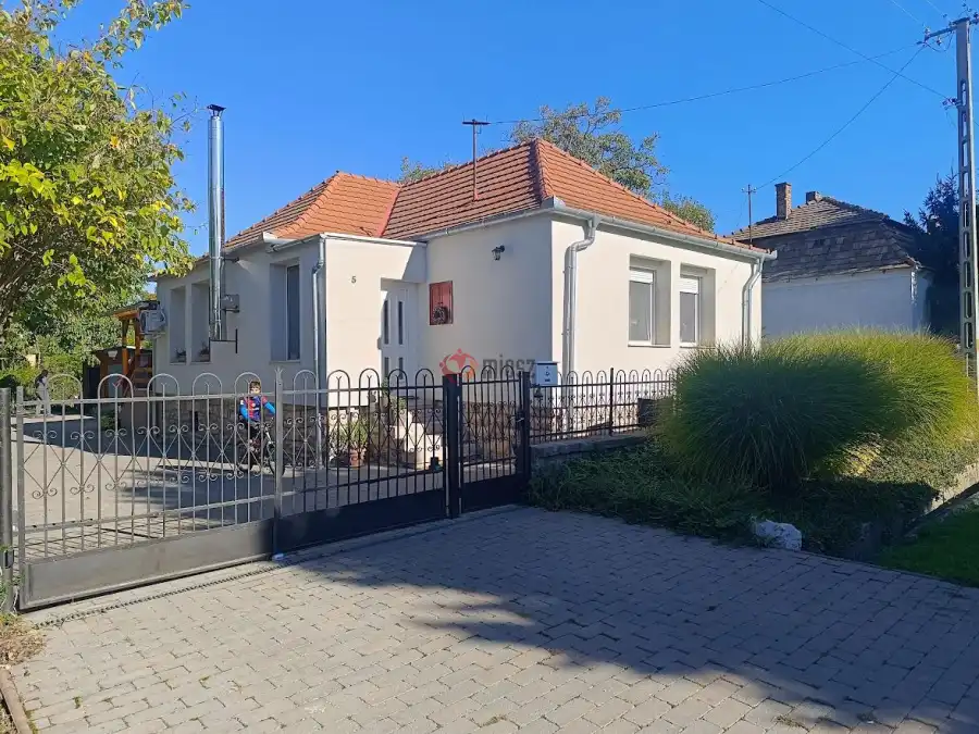 eladó családi ház, Tardos