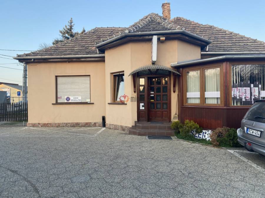 eladó családi ház, Tata