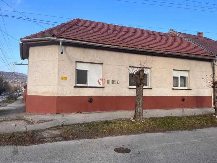 eladó családi ház, Tatabánya