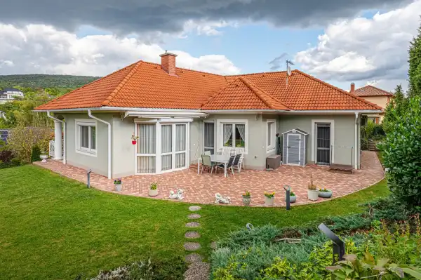 Eladó családi ház, Telki 5 szoba 216 m² 326 M Ft Eladó családi ház, Telki 5 szoba 216 m² 326 M Ft