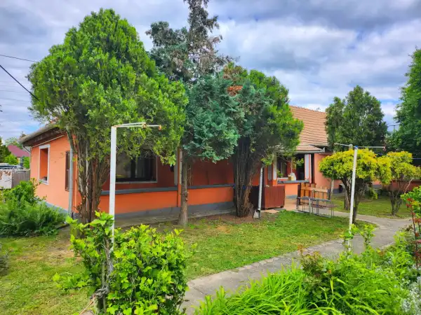 Eladó családi ház, Tiszaújváros 4 szoba 84 m² 33.5 M Ft