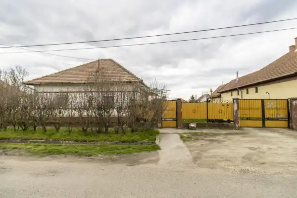 Eladó családi ház, Tóalmás 2 szoba 63 m² 30 M Ft