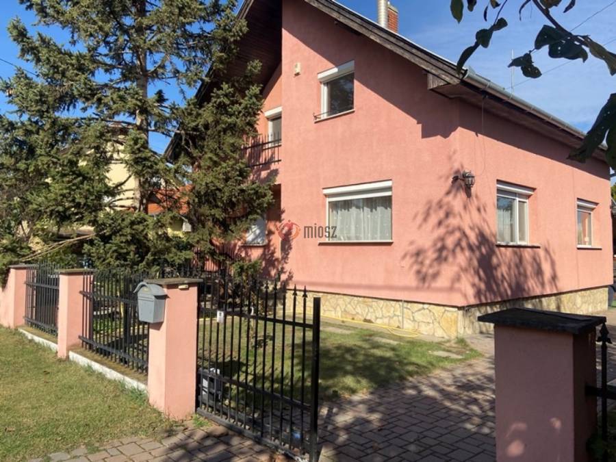 eladó családi ház, Tököl