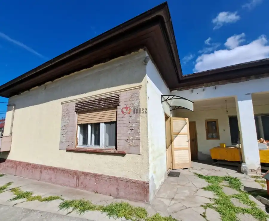 eladó családi ház, Tököl