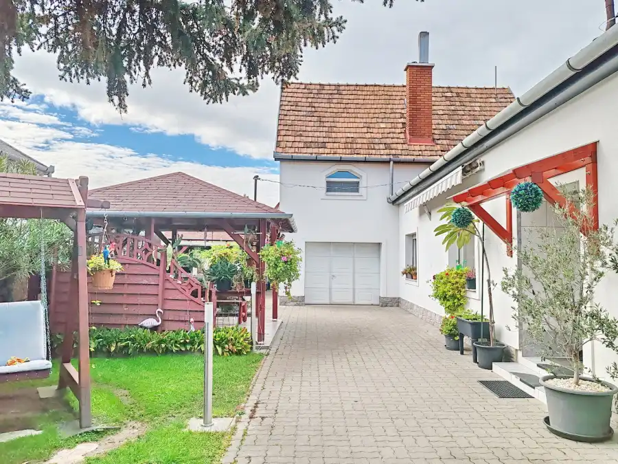 eladó családi ház, Tököl