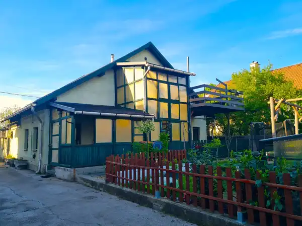Eladó családi ház, Törökbálint 3+3 szoba 180 m² 119.9 M Ft