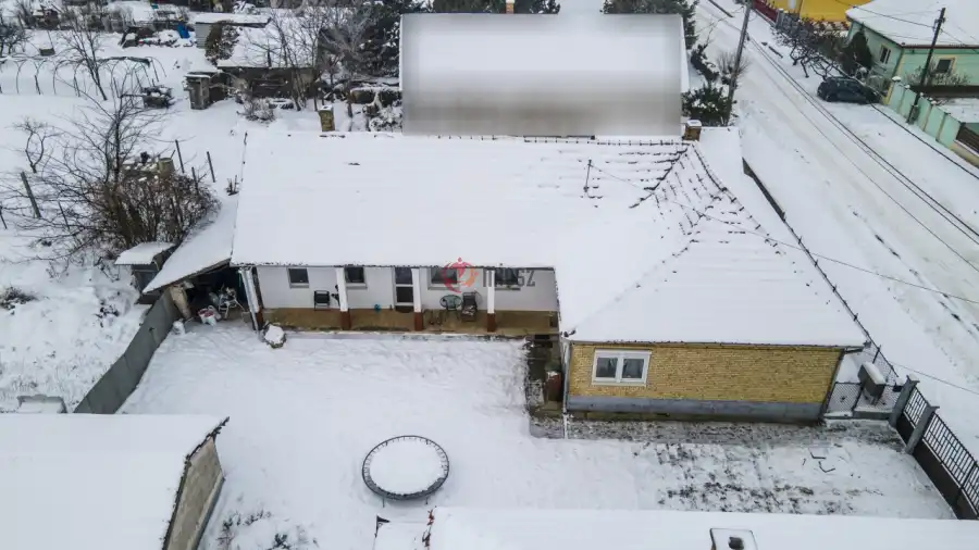 eladó családi ház, Tura