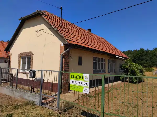 Eladó családi ház, Újfehértó 2 szoba 60 m² 21.99 M Ft