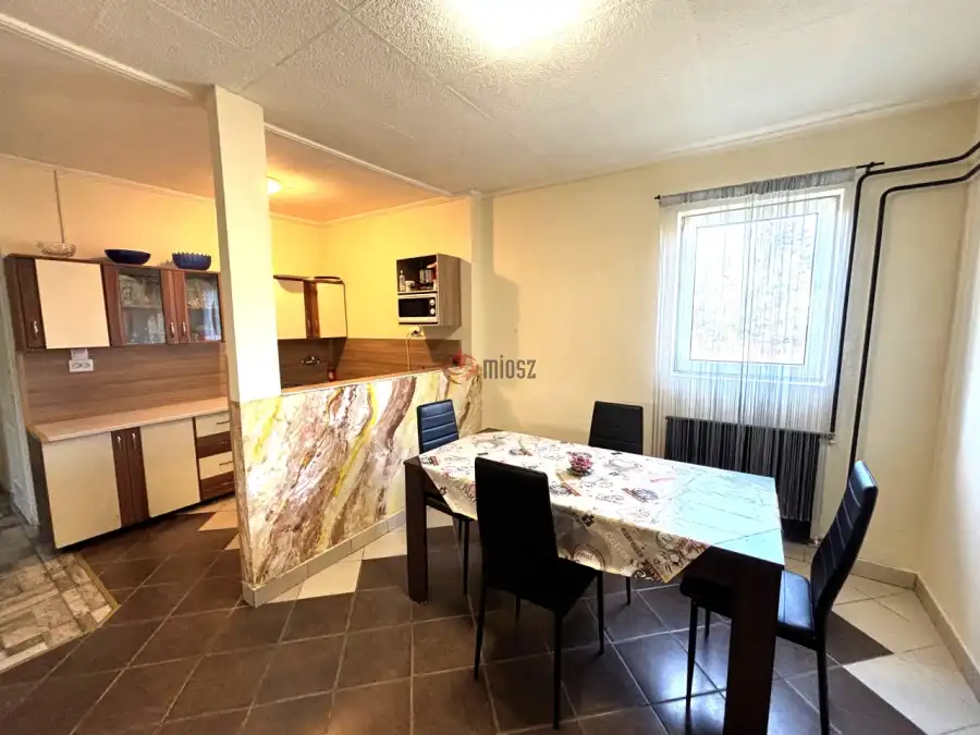 eladó családi ház, Üllő