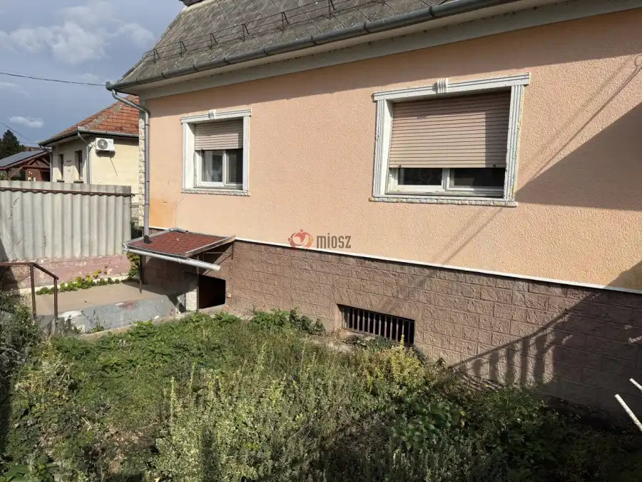 eladó családi ház, Úri