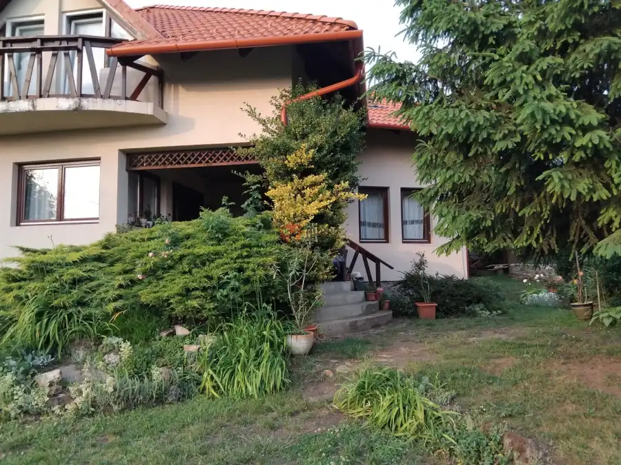eladó családi ház, Veresegyház