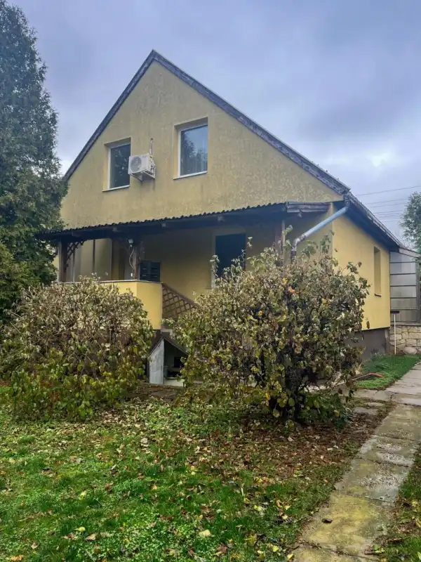 Eladó családi ház, Vértesszőlős 5+1 szoba 180 m² 85 M Ft