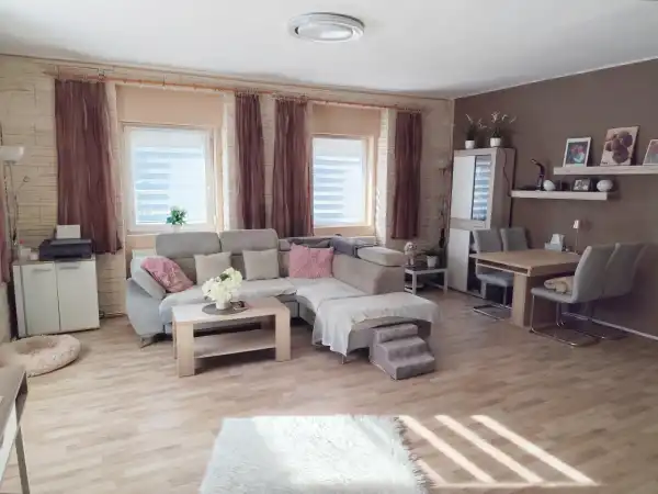 Eladó családi ház, Veszprémfajsz 3+1 szoba 100 m² 68 M Ft