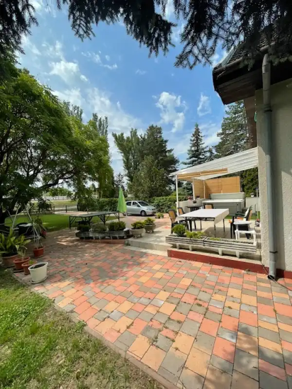 Eladó családi ház, Zamárdi 7 szoba 160 m² 158.9 M Ft