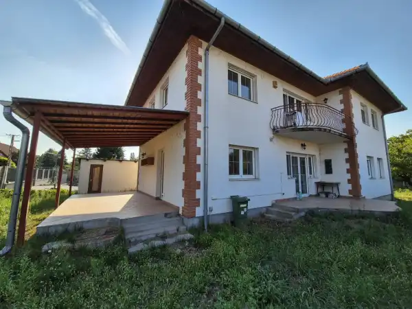 Eladó családi ház, Zamárdi 2+4 szoba 176 m² 168.99 M Ft
