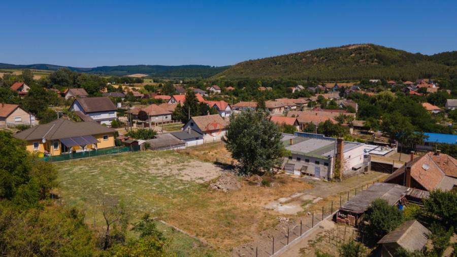 eladó  Építési telek, Rád