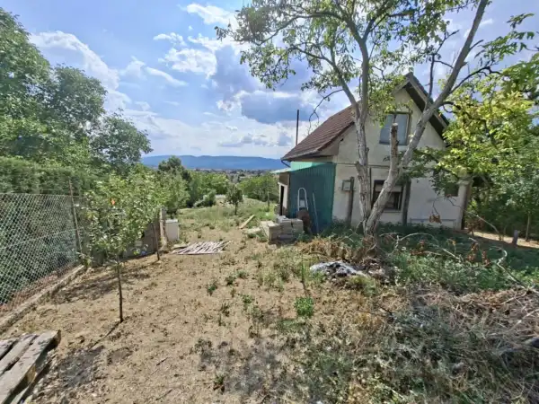 Eladó Építési telek, Vác 1211 m² 100 M Ft