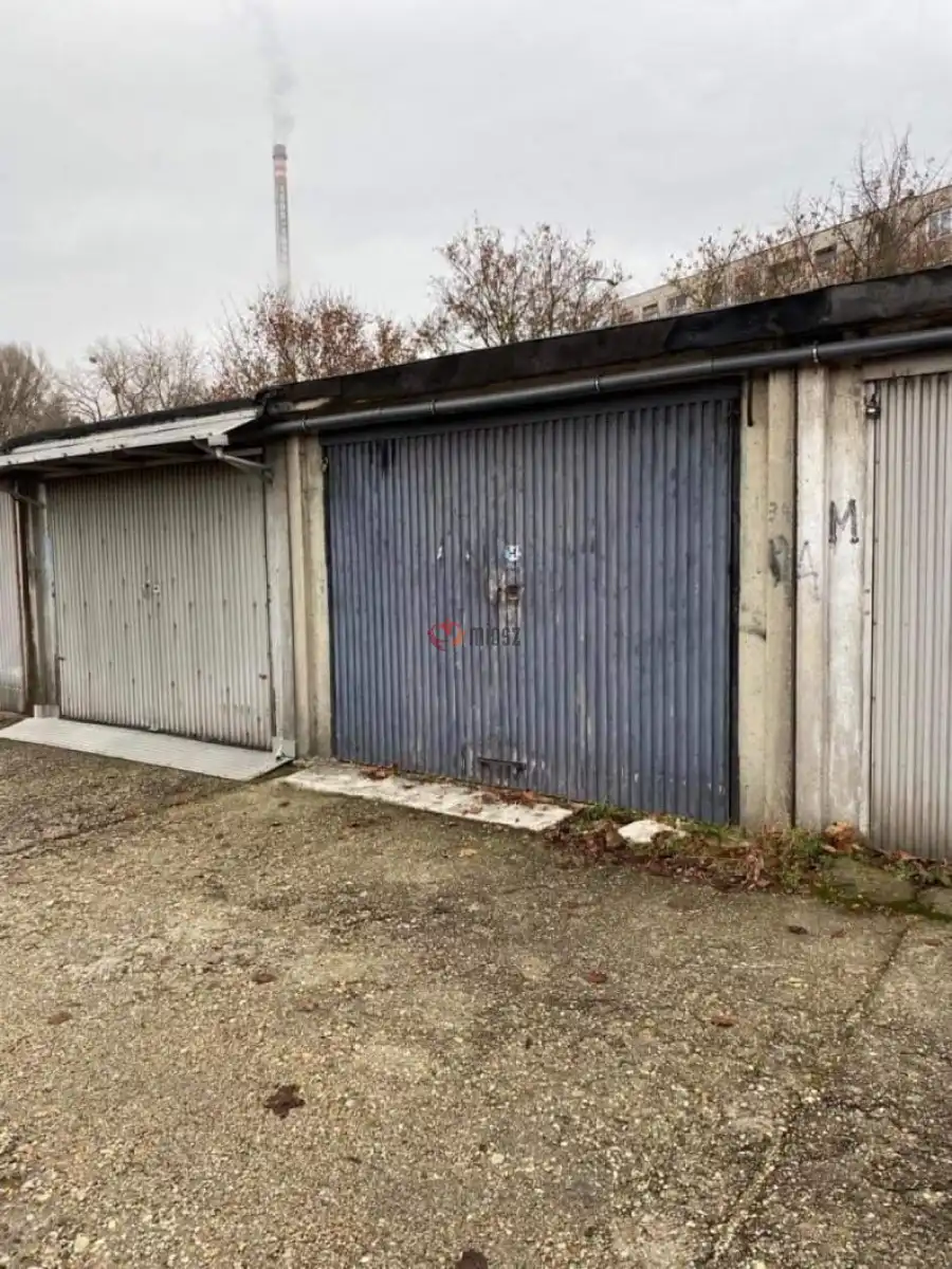 eladó garázs, Tatabánya