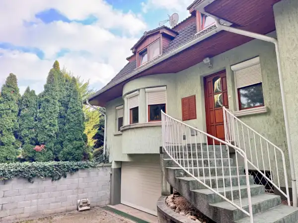 Eladó ikerház, Budapest, XXII. kerület 5 szoba 240 m² 194.9 M Ft