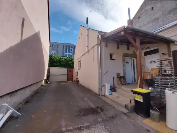 Eladó ipari ingatlan, Komárom 138 m² 45.9 M Ft