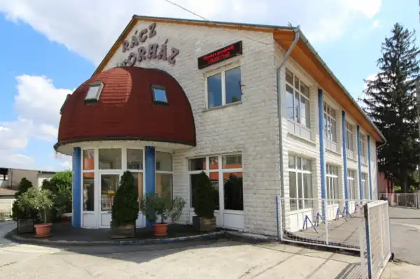 Eladó ipari ingatlan, Pécs 560 m² 180 M Ft