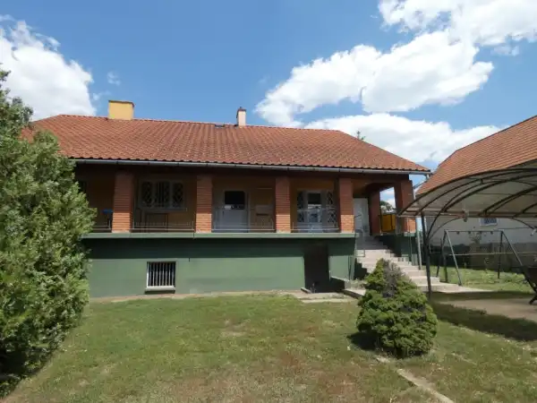 Eladó ipari ingatlan, Szada 3+1 szoba 210 m² 155 M Ft
