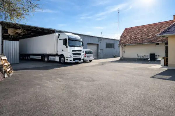 Eladó ipari ingatlan, Szigethalom 6842 m² 200 M Ft