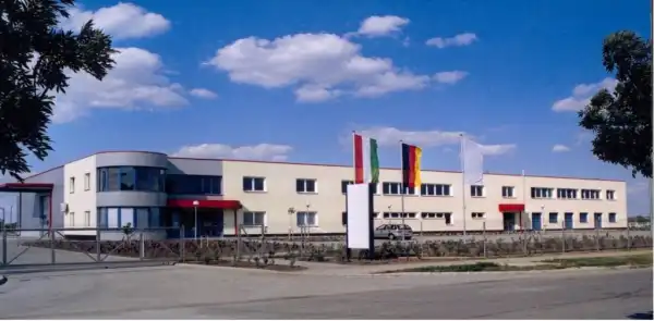 Eladó ipari ingatlan, Tiszaújváros 2187 m² 604.11 M Ft