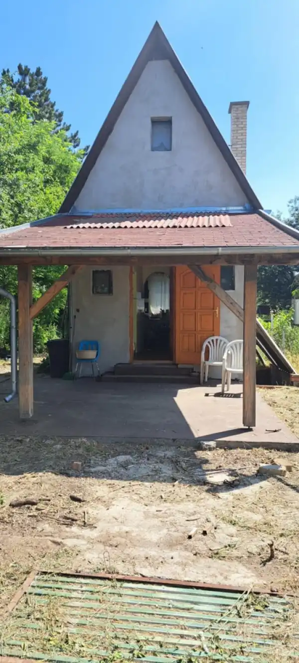 Eladó nyaraló, Kulcs 1+1 szoba 25 m² 13.5 M Ft