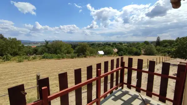 Eladó nyaraló, Tata 2+2 szoba 73 m² 15.99 M Ft