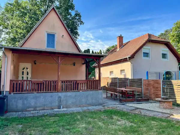 Eladó nyaraló, Tata 3 szoba 74 m² 72 M Ft