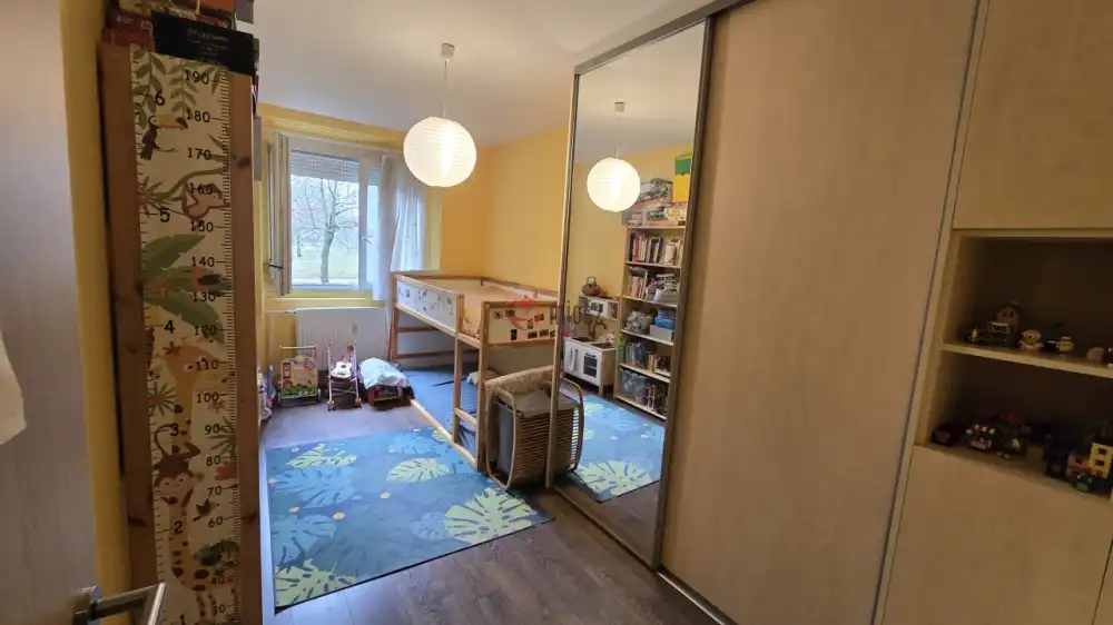 Budapest, III. kerület - Békásmegyeri ltp. Hegy felől