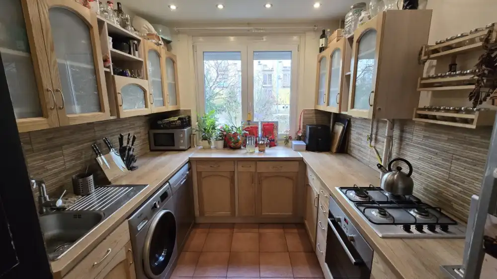 Budapest, III. kerület - Békásmegyeri ltp. Hegy felől