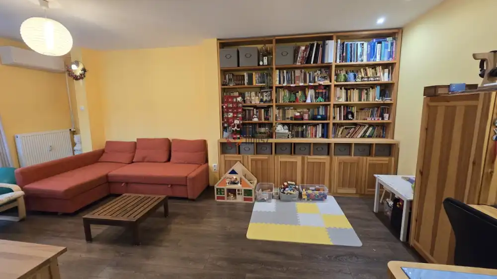 Budapest, III. kerület - Békásmegyeri ltp. Hegy felől