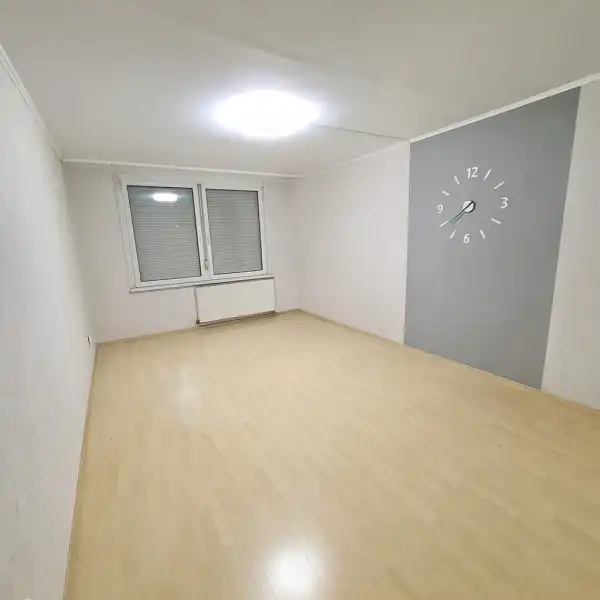 Eladó panellakás, Budapest, X. kerület 1+2 szoba 64 m² 65 M Ft