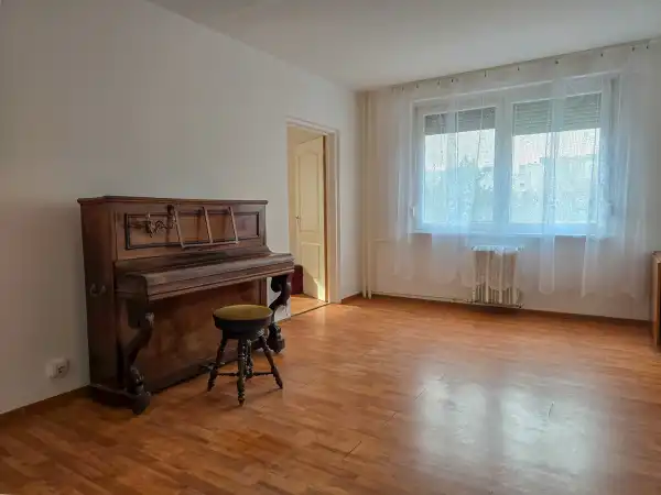 Eladó panellakás, Budapest, XV. kerület 3 szoba 64 m² 67 M Ft