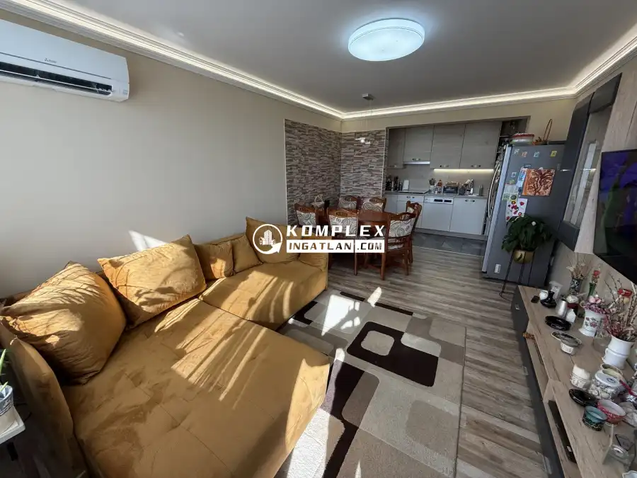 eladó panellakás, Győr