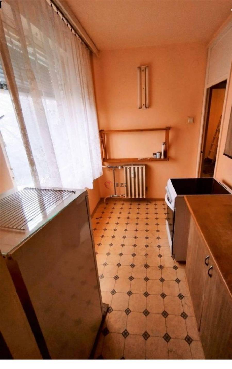 eladó panellakás, Oroszlány