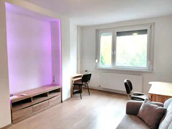 Eladó panellakás, Oroszlány 1+1 szoba 36 m² 28.9 M Ft