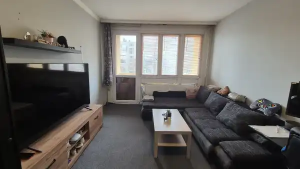 Eladó panellakás, Százhalombatta 2 szoba 52 m² 55.8 M Ft