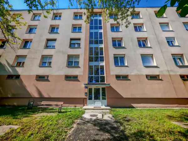 Eladó panellakás, Tata 3 szoba 63 m² 45 M Ft