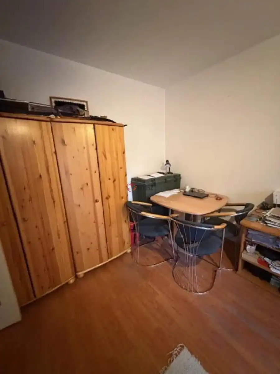 eladó panellakás, Tata