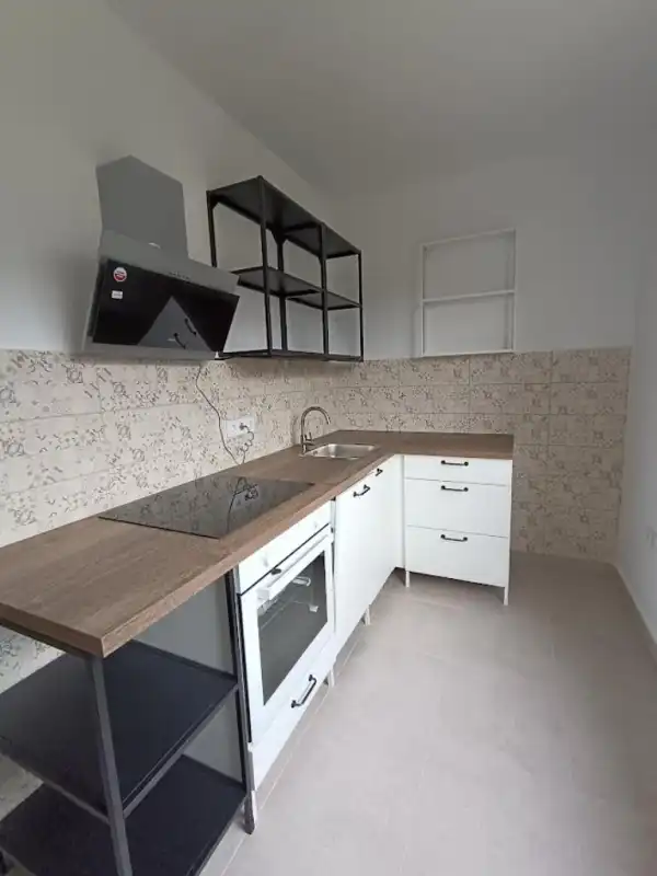 Eladó panellakás, Tata 2 szoba 49 m² 56.9 M Ft